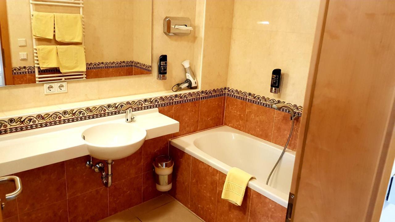 Villa Viktoria 1 - Apartments - City Center Ingolstadt Zewnętrze zdjęcie